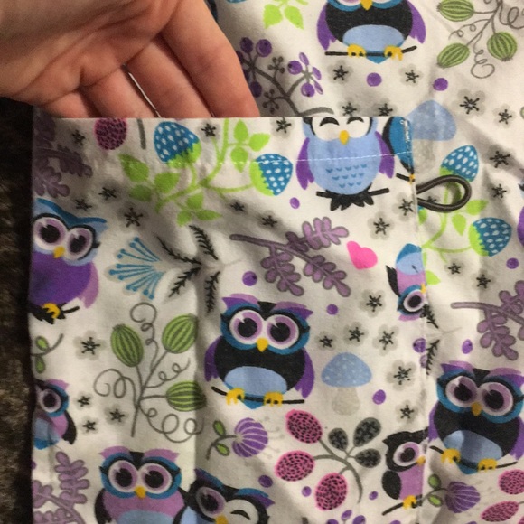 Lightly used scrubs - Picture 4 of 7